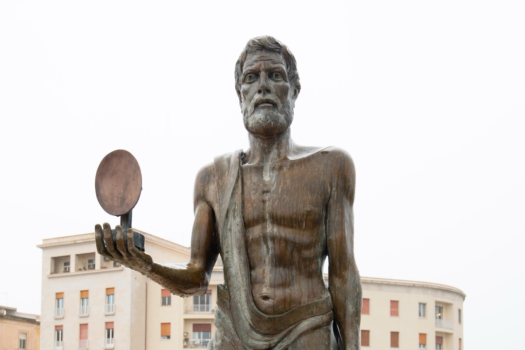 Archimedes statue